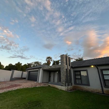 The Benjamin Accomodation Edenvale Extérieur photo